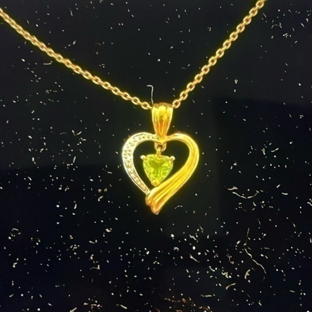14k peridot and Diamond heart necklace #38g